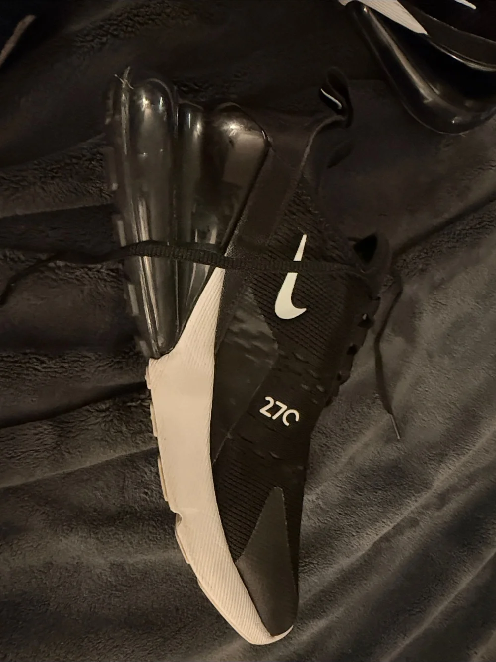 Nike Air270 Women’s Black with White Accents Athletic Sneakers Size 9